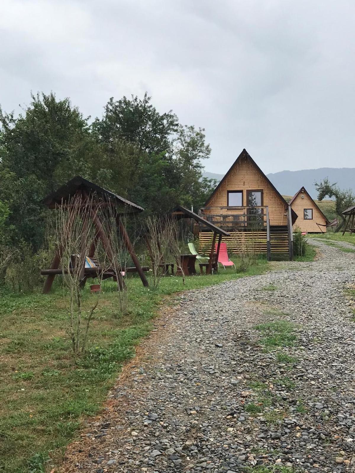 Cabanele Lu' Dinu Curtea De Arges Luaran gambar